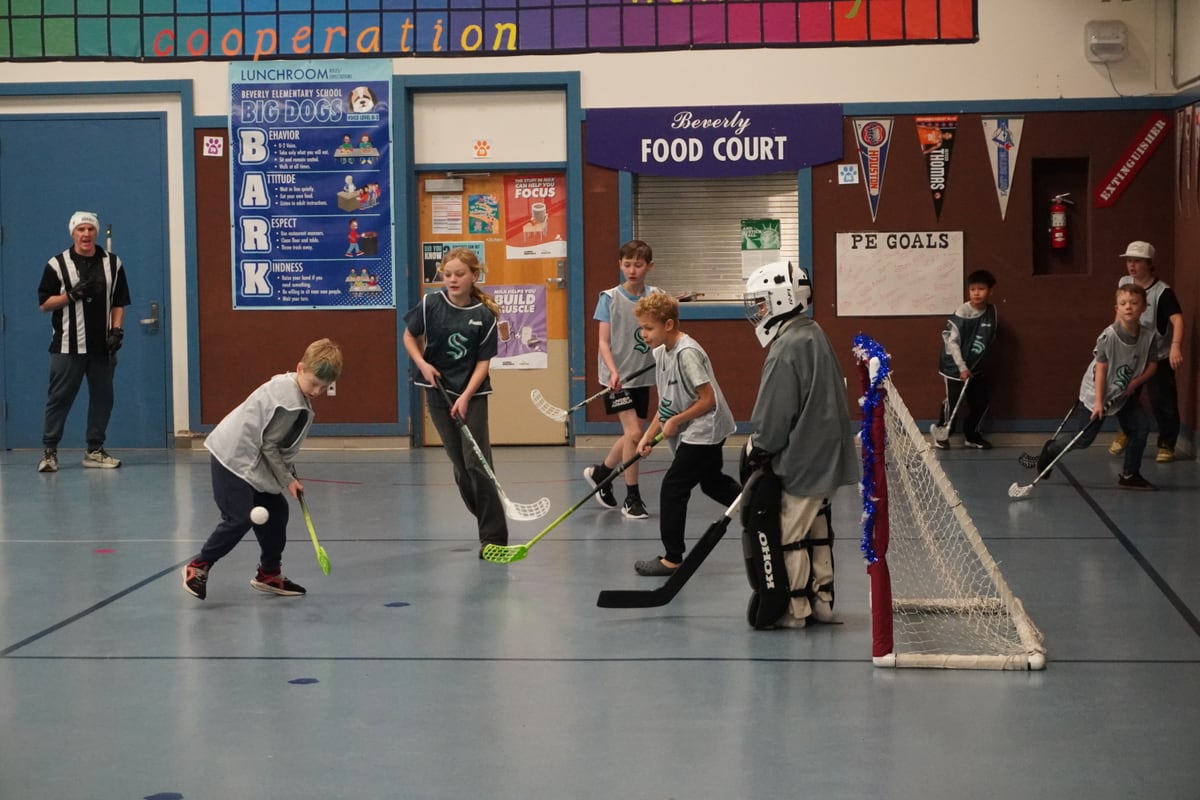 Beverly Elementary ball hockey
